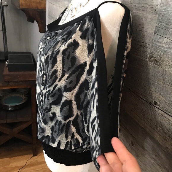 Cheetah Print Summer Blouse Medium - Picture 4 of 7